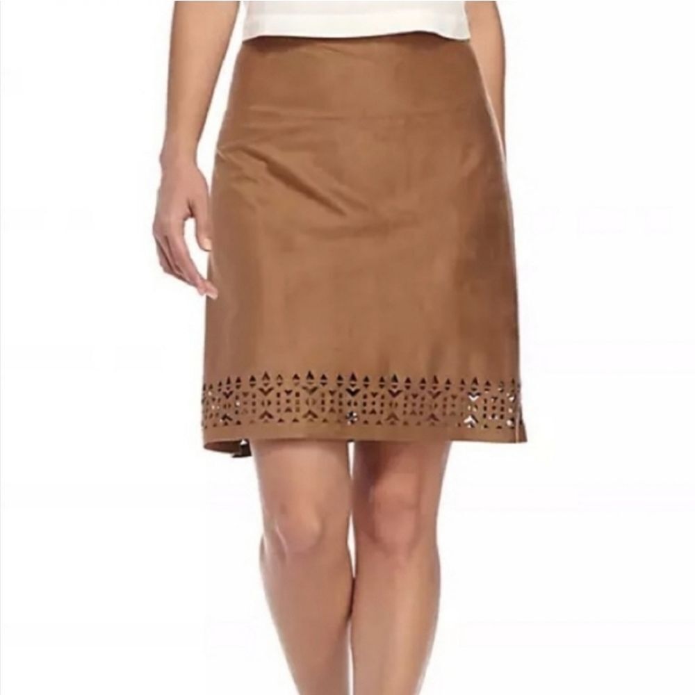 🍑New Directions Tan Faux Suede Laser Cutout Skirt Small